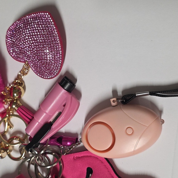 Safety Keychain Pinks - Picture 4 of 7